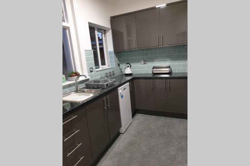 Beautiful Spacious Flat With Garden Appartement