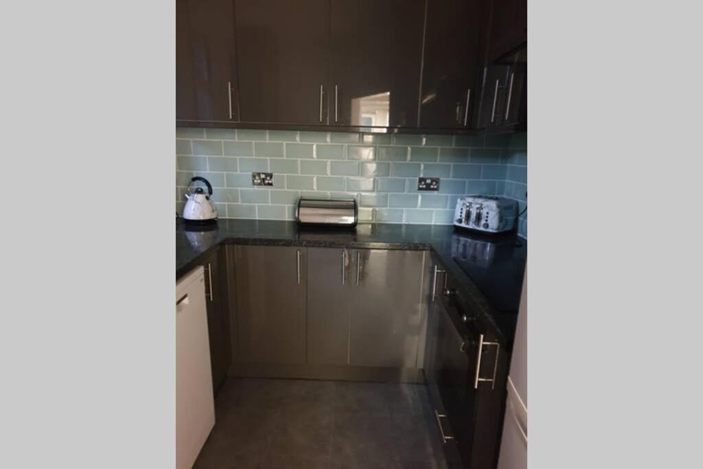 Beautiful Spacious Flat With Garden * Portsmouth